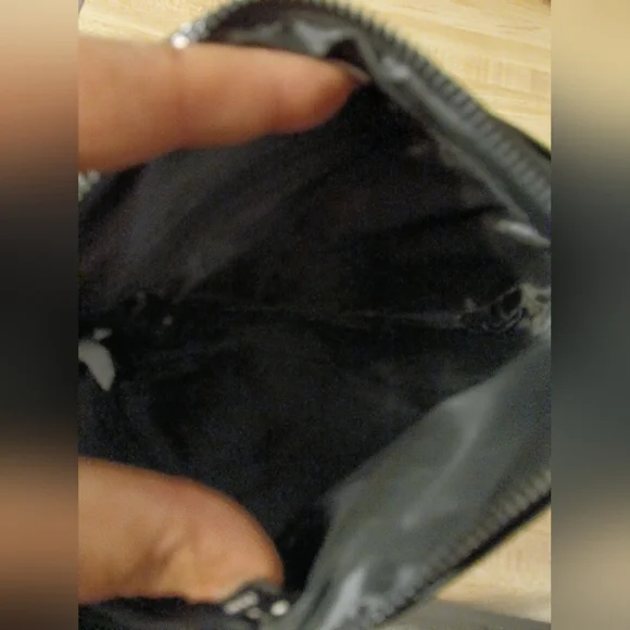 Sold Do Not Buy ED Hardy NWT Large Black & Rhinestoned Skull Wristlet - Picture 10 of 10